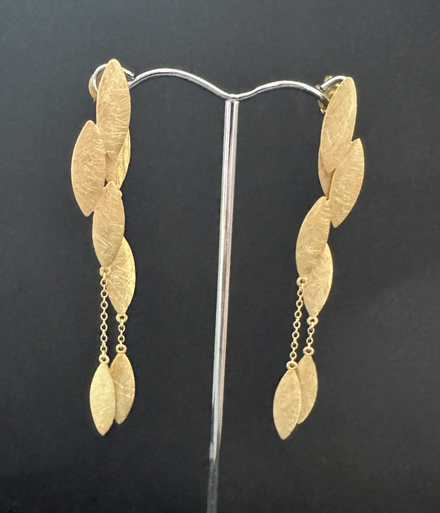 Ohrstecker 925 Silber vergoldet mit Plättchen in Navettform